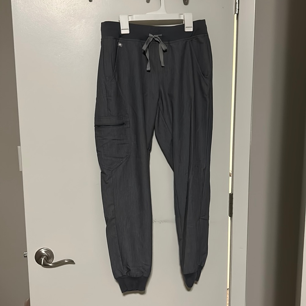 Figs grey jogger scrub pant